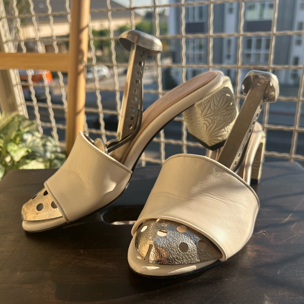 Dear Frances Chaise Mule off white creme with textured pattern block heel